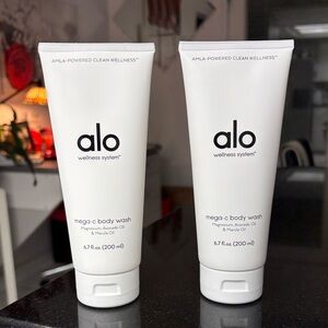 ALO Yoga Mega-C Body Wash - White
